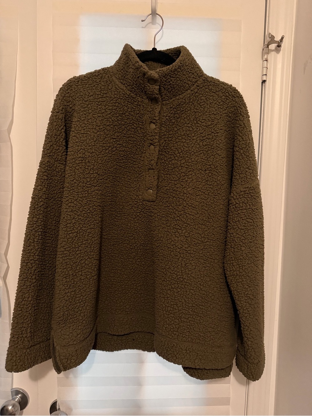 Aerie Fuzzy Quarter Snap Button Sherpa Cloud Pullover in Olive Green